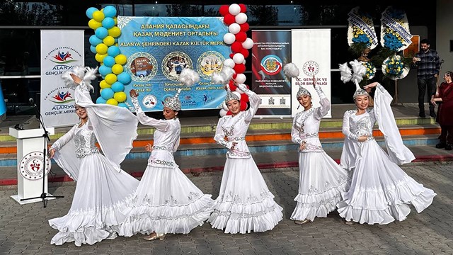 alanyada-kazak-egitim-ve-kultur-merkezi-acildi