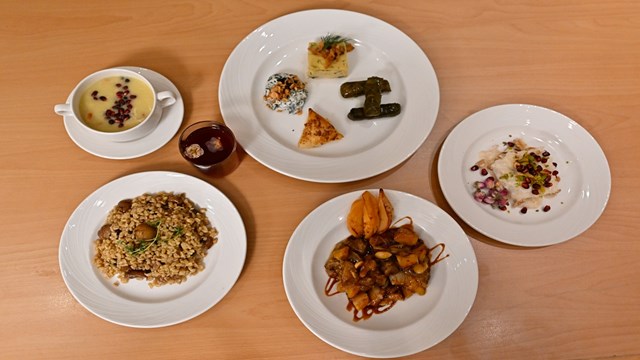 rusya-da-osmanli-mutfagi-yunus-emre-sevgi-sofrasi-ile-tanitildi