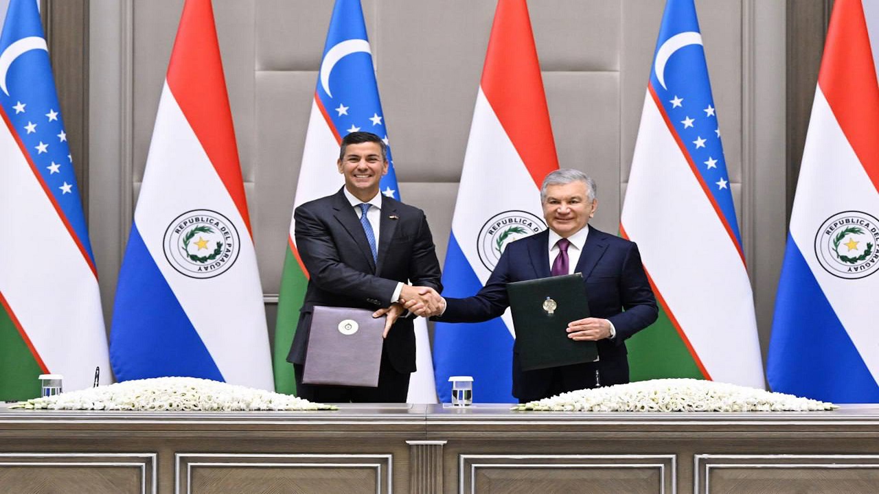 ozbekistan-cumhurbaskani-mirziyoyev-paraguay-devlet-baskani-pena-ile-gorustu