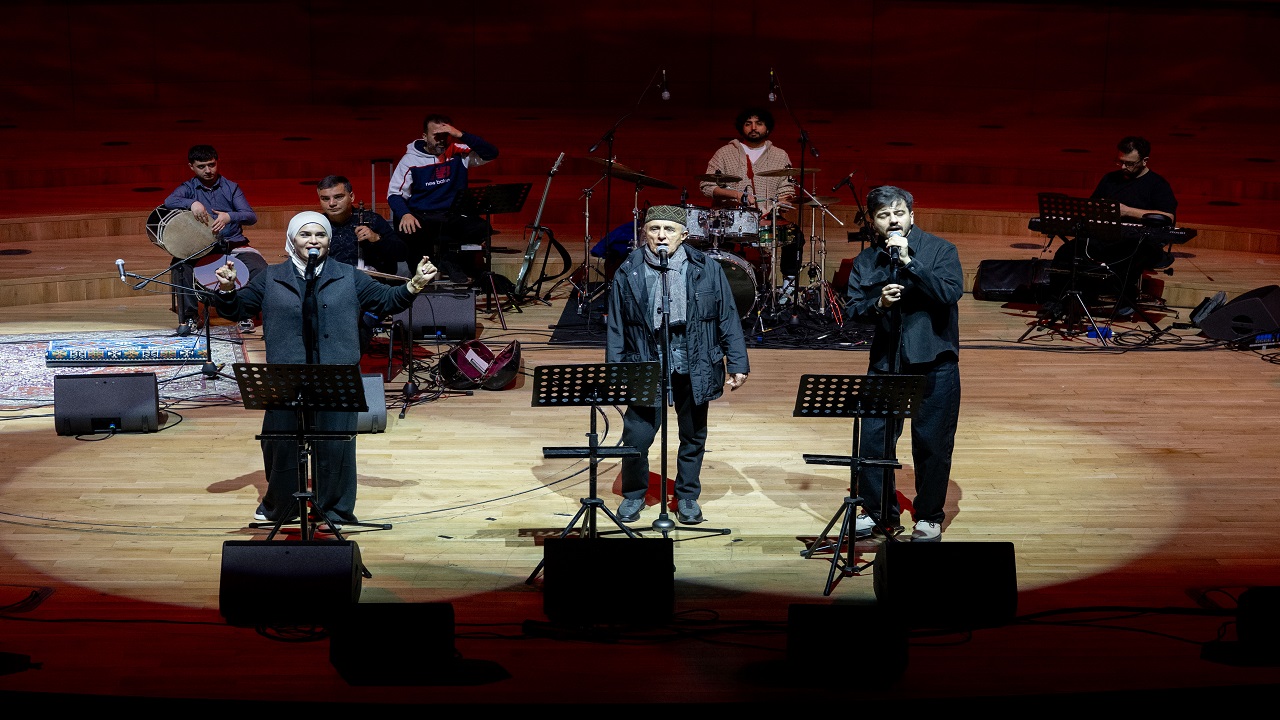 azerbaycanin-unlu-mugam-sanatcilari-ankaradaki-konserde-sahne-aldi