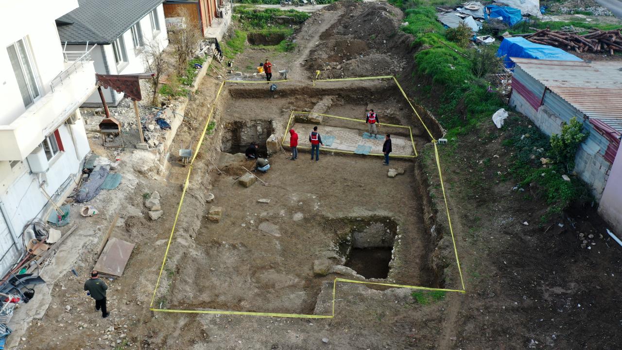 hatayda-gec-antik-caga-ait-mozaik-bulundu