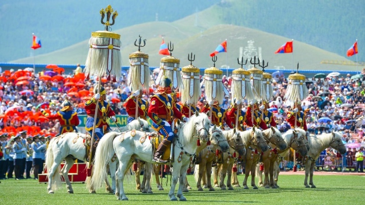 mogolistan-dan-dunyaya-armagan-11-temmuz-artik-dunya-at-gunu