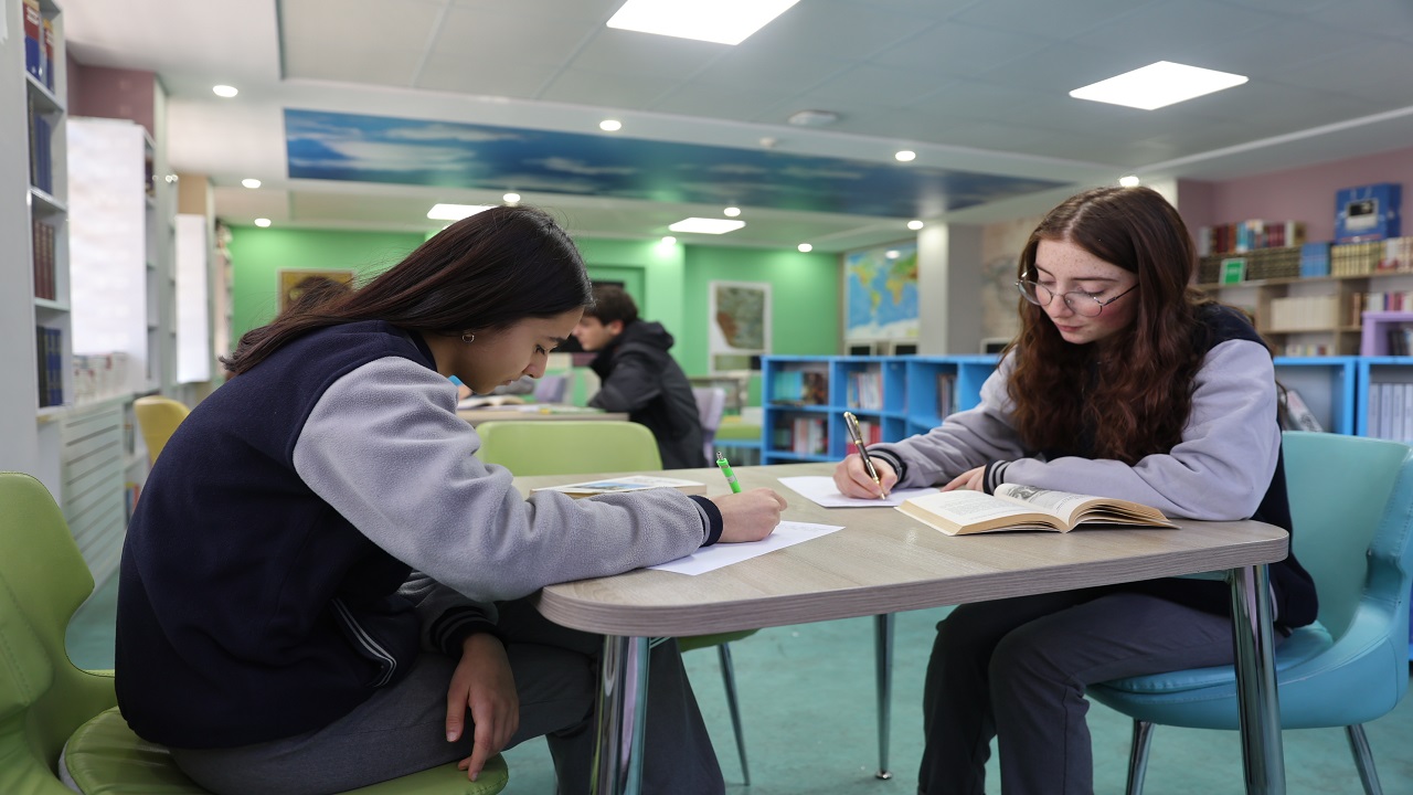 turk-dunyasindan-ogrenciler-dede-korkutu-oykuyle-anlatacak