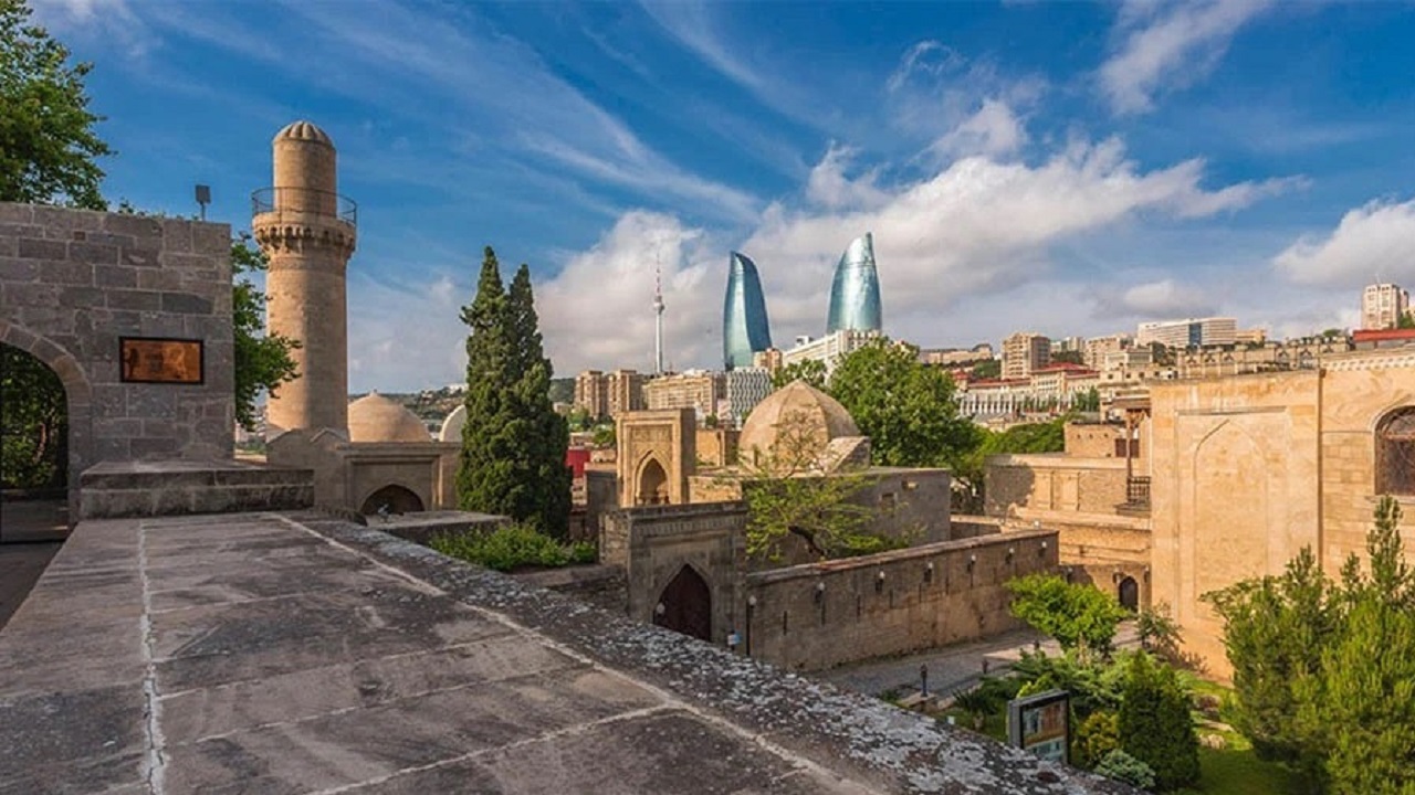 baku-de-azerbaycan-misafirperverlik-baglanti-zirvesi-gerceklesti