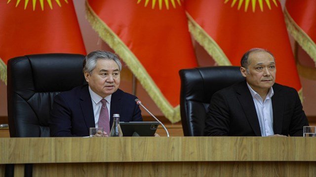 kirgizistan-disisleri-bakanligi-nda-rusca-kirgizca-diplomatik-terimler-sozlugu-t