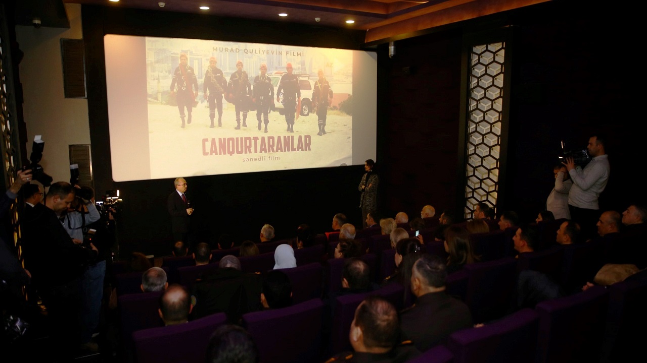 kahramanmaras-a-yardima-kosan-azerbaycanli-cankurtaranlar