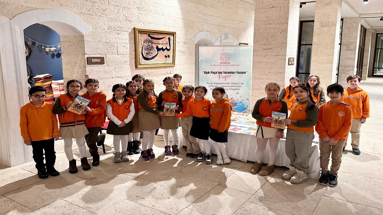 turkcenin-bayraktari-asik-pasanin-torunlari-yazdiklari-hikaye-ve-siirlerle-tur