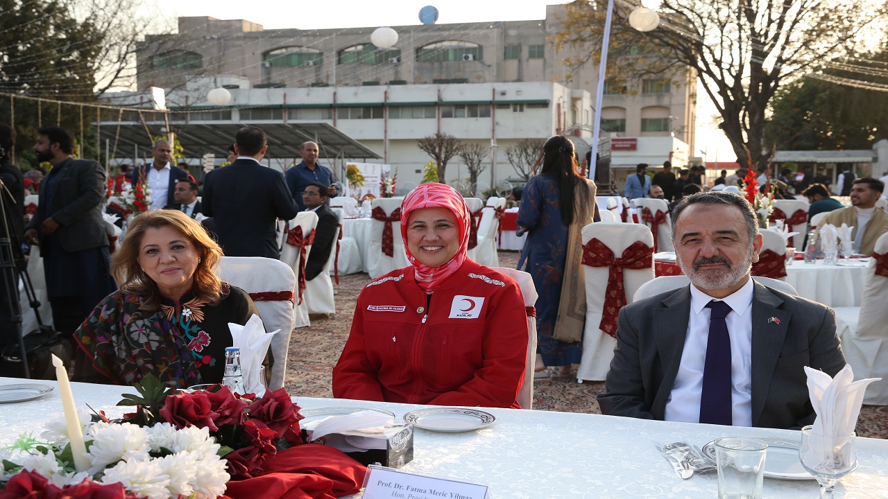 turk-kizilay-ile-pakistan-kizilayi-gelecek-5-yildaki-isbirligi-icin-mutabakat-z