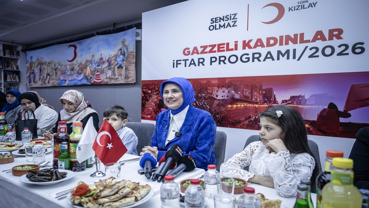 gazzeli-kadinlar-turk-kizilaya-tesekkur-iftari-verdi