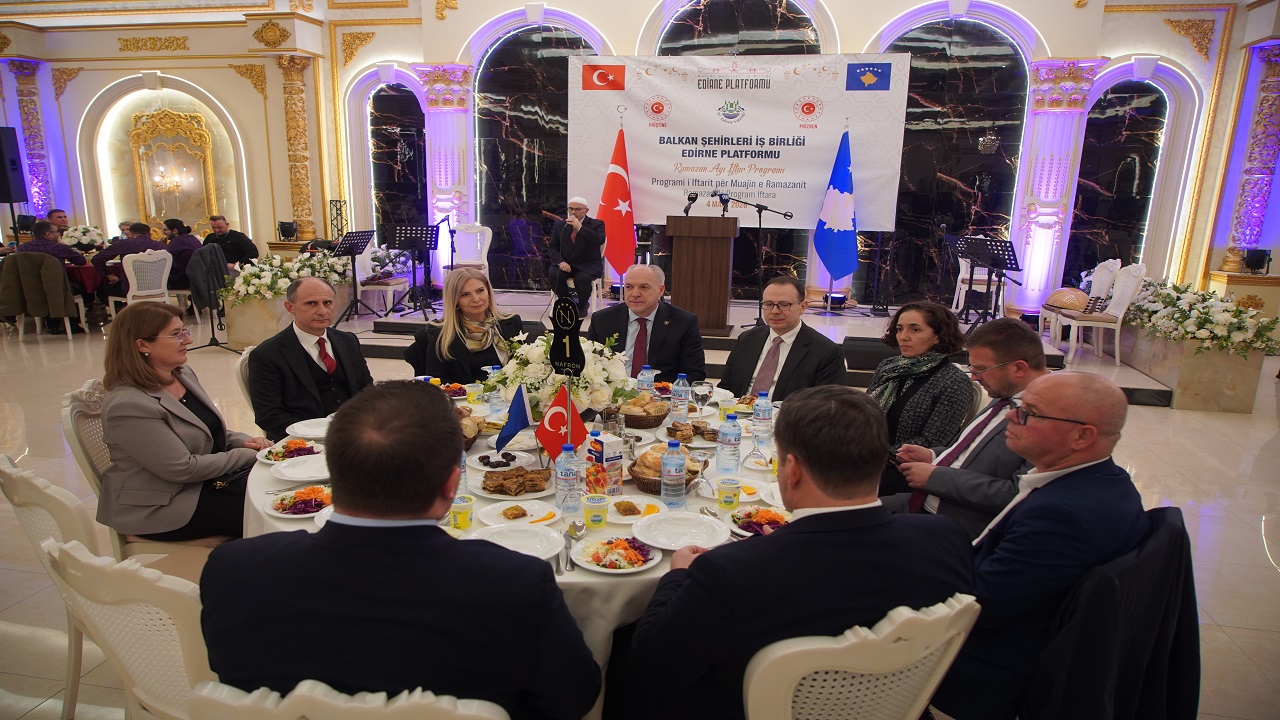 kosova-da-edirne-valiligi-iftar-programi-duzenledi