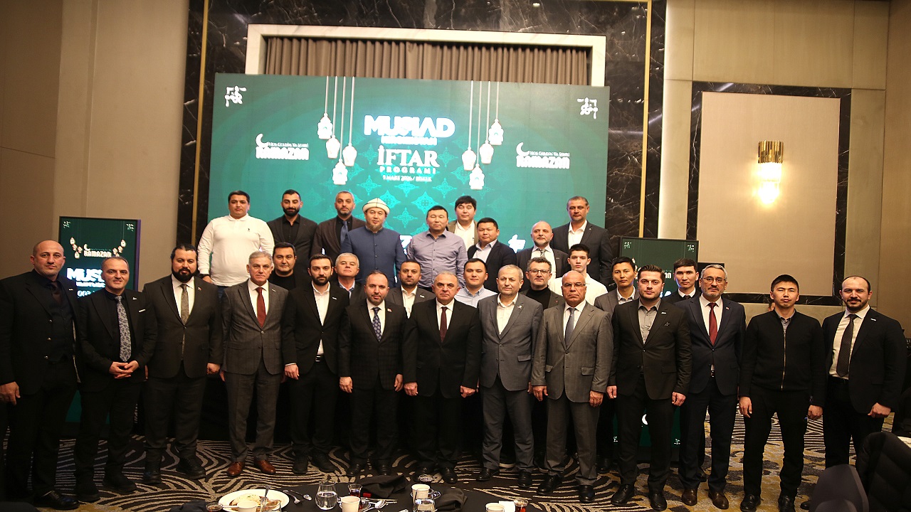 musiad-kirgizistanda-turk-ve-kirgiz-is-insanlari-ile-devlet-adamlarina-iftar-v