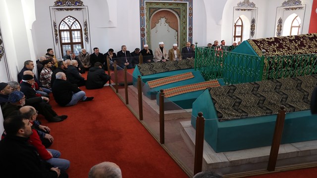 osmanli-padisahi-1-bayezid-vefatinin-623uncu-yilinda-bursada-anildi
