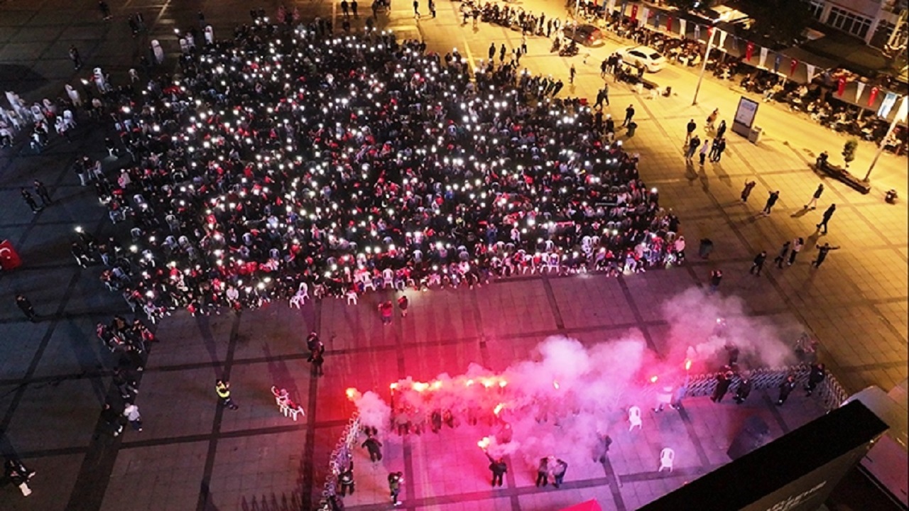 turkiye-24-yil-sonra-2026-dunya-kupasina-katilma-hakki-kazanmasinin-sevincini