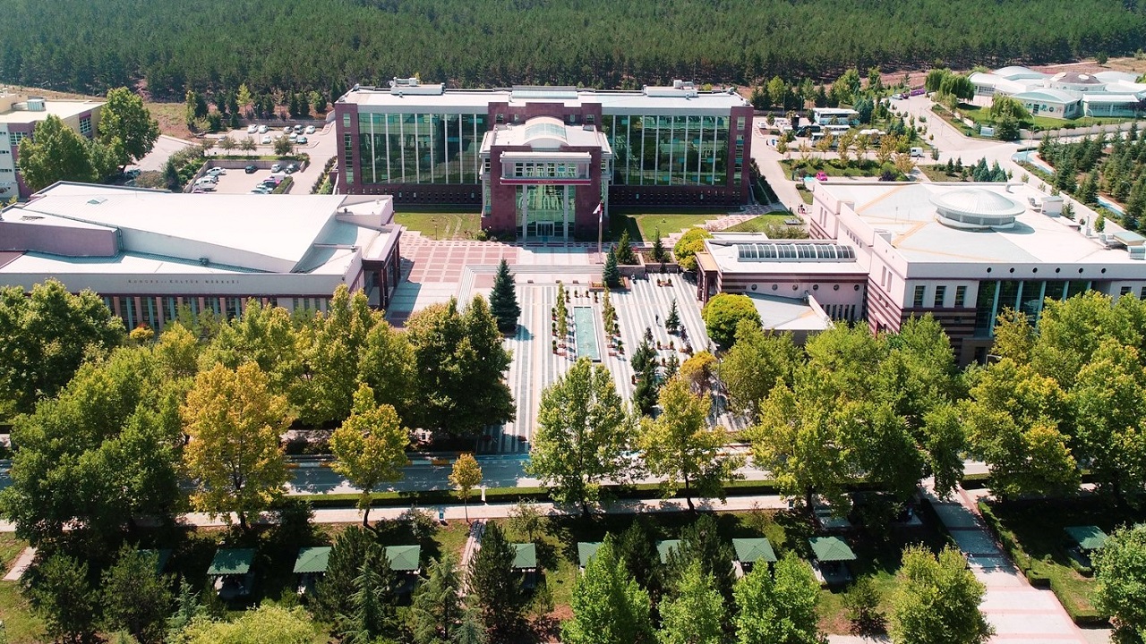 eskisehirde-baku-turkoloji-kurultayinin-100-yili-munasebetiyle-sempozyum-duze