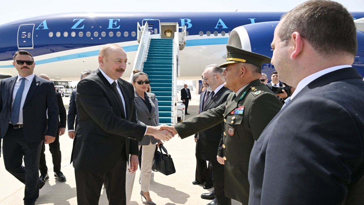 azerbaycan-cumhurbaskani-liderler-zirvesi-icin-turkiye-ye-geldi