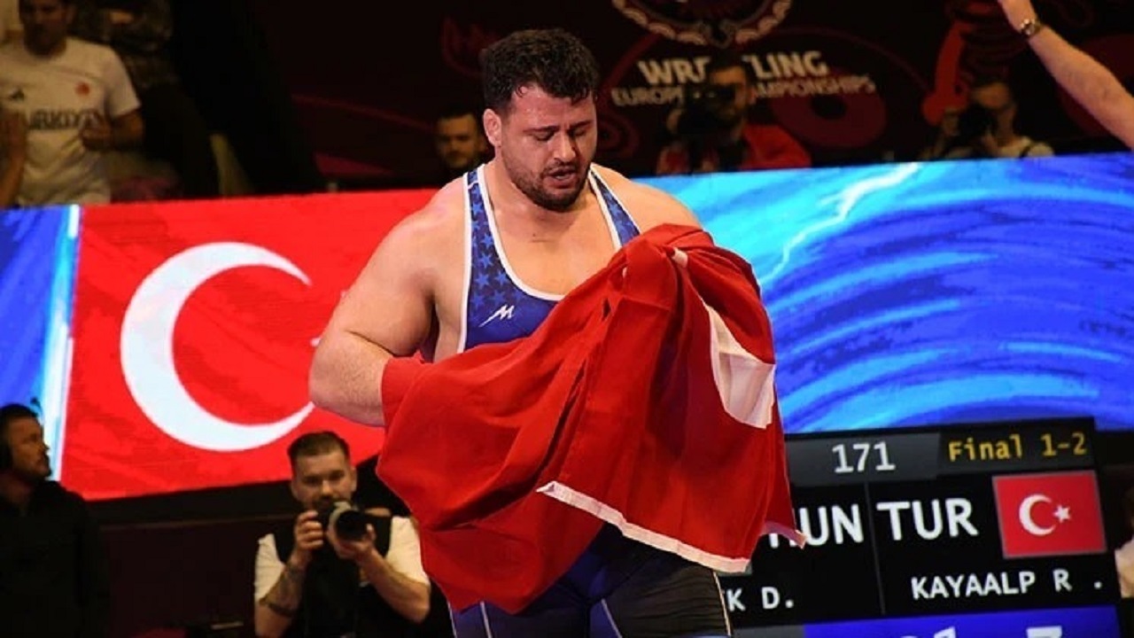 guresin-zirvesinde-tek-basina-riza-kayaalp-13-kez-avrupa-sampiyonu