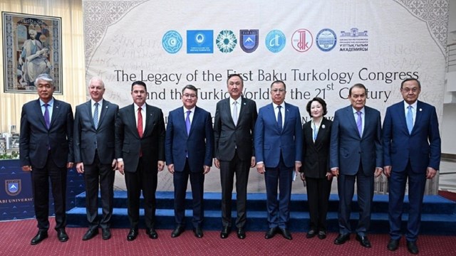 turk-dunyasinin-bilim-elcileri-almatida-bulustu
