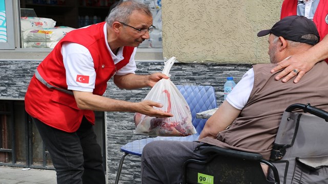 turk-kizilaydan-kosovada-kurban-bagisi