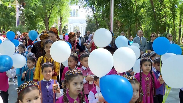 turkmenistanda-uluslararasi-cocuk-gunu-coskuyla-kutlandi