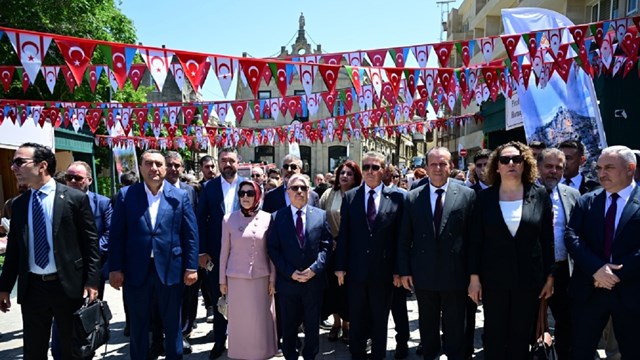 bakude-kktc-kultur-gunleri-gorkemli-bir-torenle-basladi