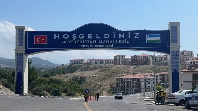 hatayda-kardesligin-abidesi-ozbekistan-mahallesi-torenle-acildi