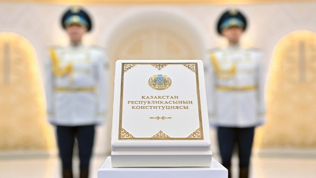 kazakistanda-yeni-anayasa-yururluge-girdi-kurultay-secimleri-23-agustosta-y