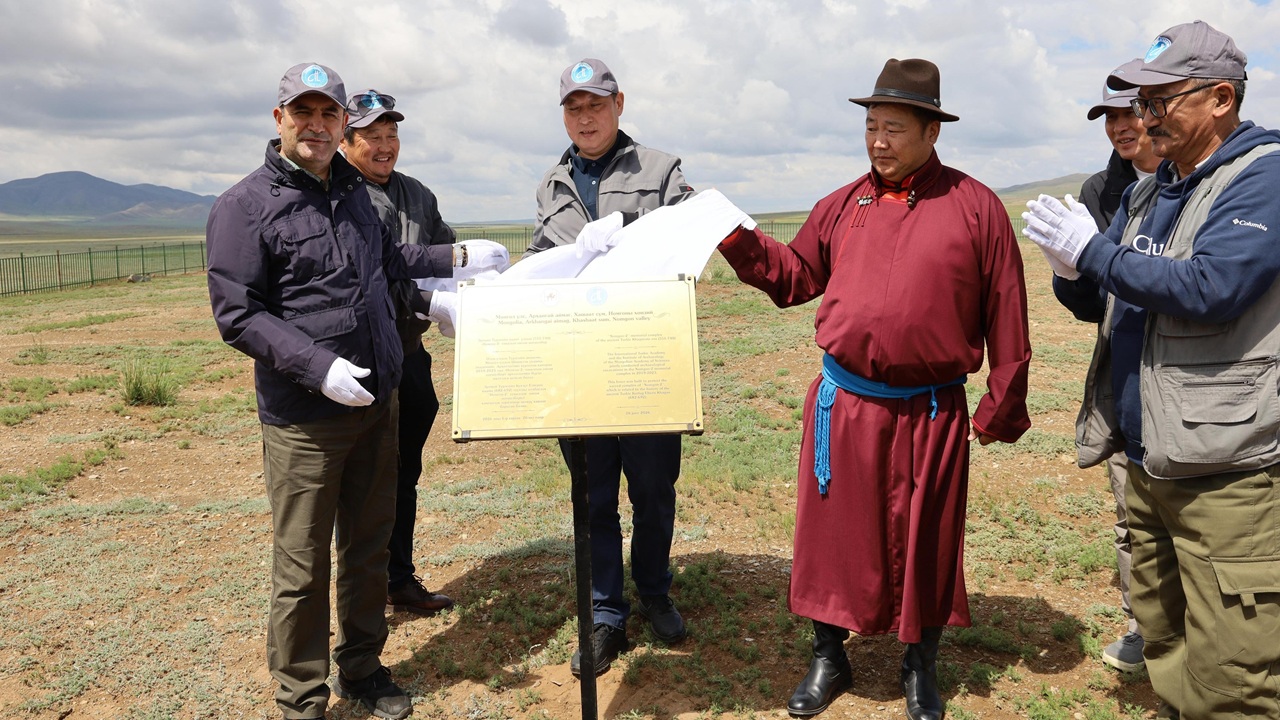 turk-dunyasi-ile-mogolistan-arasinda-arkeolojik-is-birliginin-10-yili
