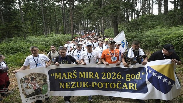 aci-da-ilk-gunku-gibi-ofke-de-srebrenitsa-icin-100-kilometrelik-buyuk-yuruyu