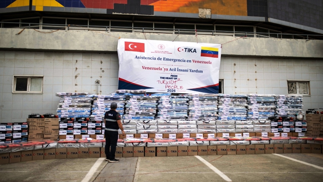 tika-venezuela-da-yaralari-sariyor-la-guaira-ya-temel-ihtiyac-malzemesi-destegi