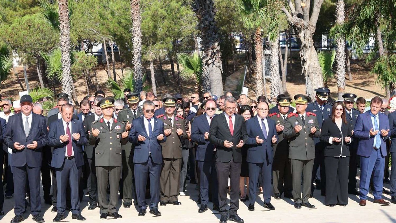 kktcde-milli-birlik-gunu-devlet-protokolu-bogaz-sehitligi-nde-bulustu