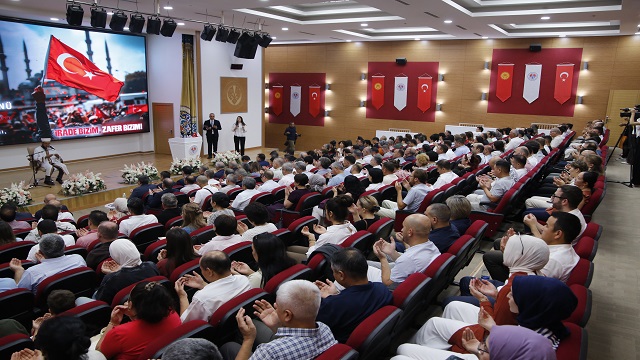kirgizistan-turkiye-manas-universitesinde-15-temmuz-demokrasi-ve-milli-birlik