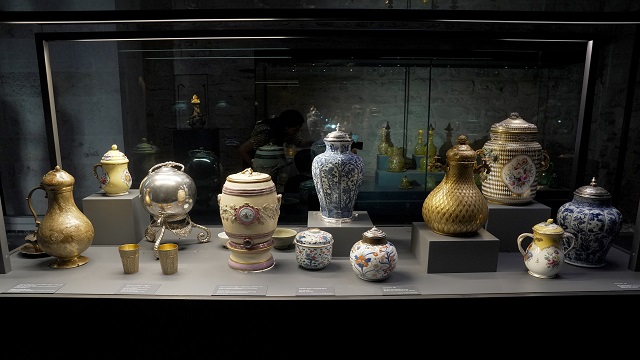 topkapi-sarayinin-serbethane-bolumu-452-eserlik-yeni-seckisiyle-ziyarete-acildi