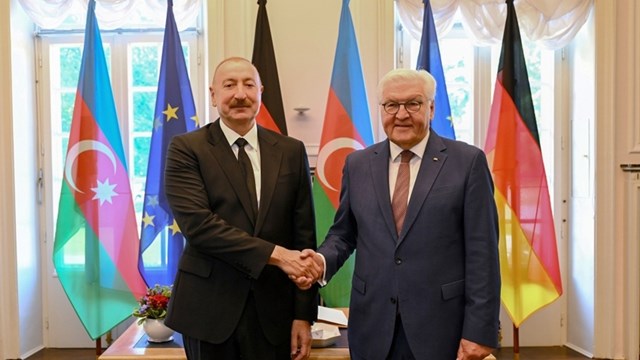 azerbaycan-cumhurbaskani-aliyev-almanya-ya-resmi-ziyarette-bulunuyor