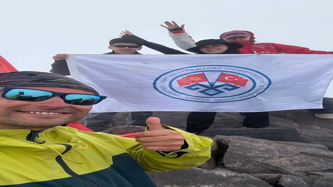 bursali-dagcidan-tanri-daglari-nda-anlamli-zirve-losemili-cocuklar-icin-tirmand