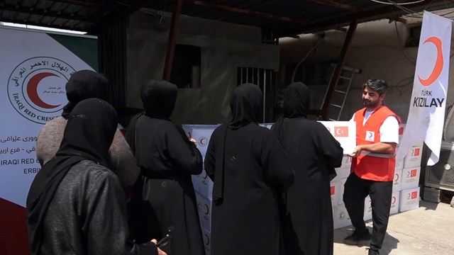 erbil-de-insanlik-ve-dayanisma-ornegi-turk-kizilay-dan-yetim-buyuten-75-anneye