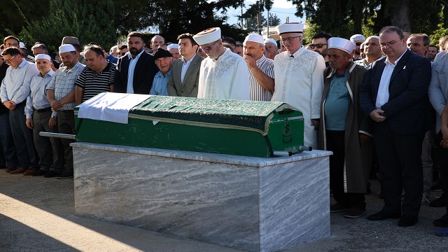 gumulcine-secilmis-muftusu-ibrahim-serifin-esi-celile-serif-son-yolculuguna-ugu