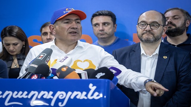 ermenistanda-yeni-donem-pasinyanin-dis-politika-programi-onaylandi