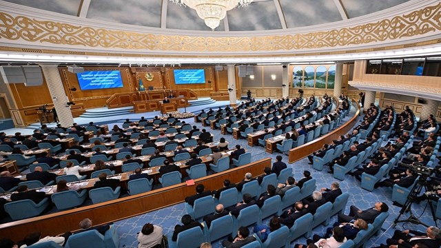 astanada-tarihi-gun-parlamento-yeni-doneme-basladi