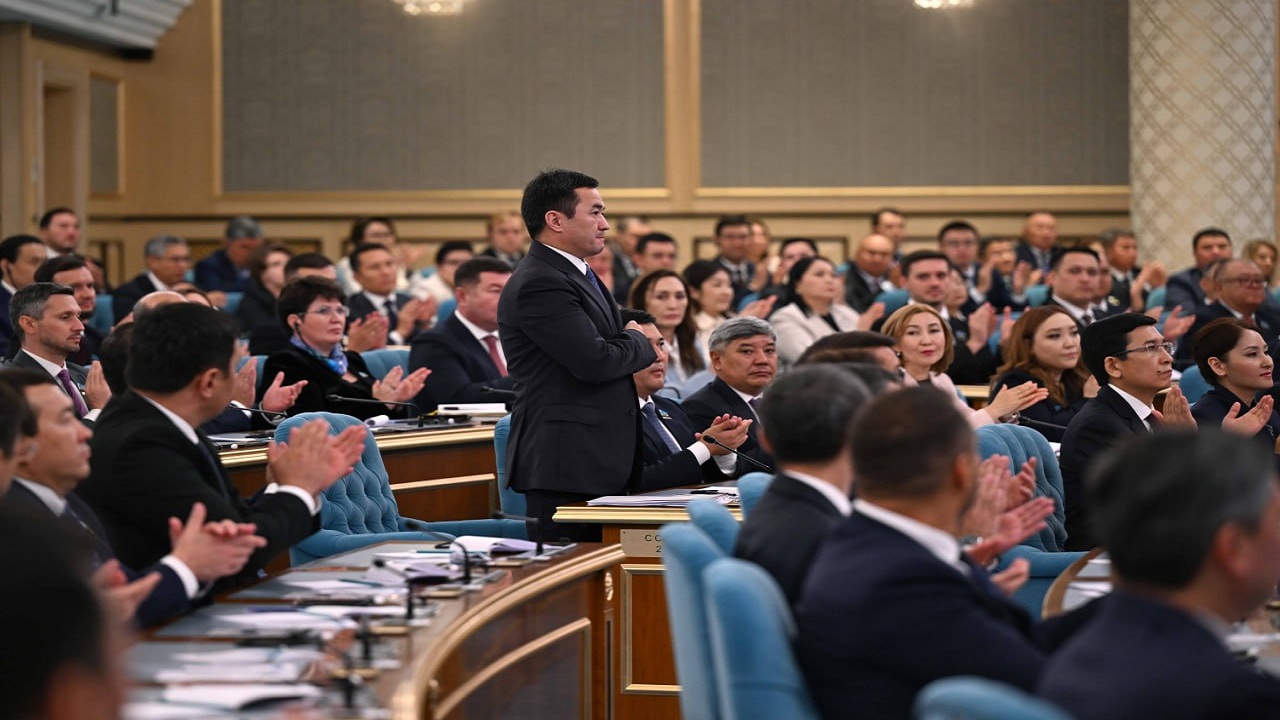 kazakistan-da-kurultay-donemi-baskanliga-aybek-dadebay-secildi