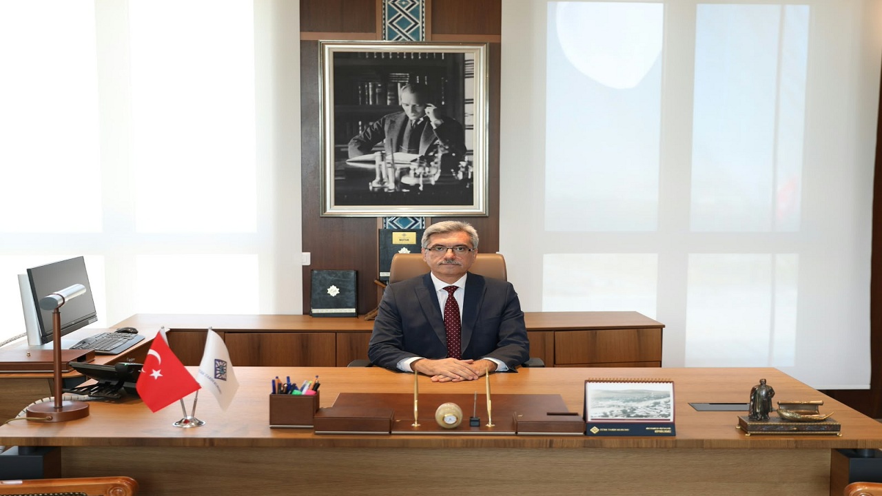 turk-tarih-kurumu-baskanligina-atanan-prof-dr-haluk-selvi-gorevine-basladi