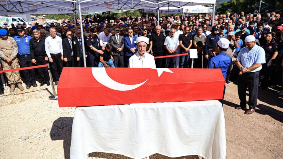 kktc-de-muzik-ve-eglenceye-gecici-yasak