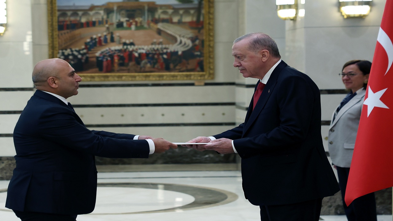 azerbaycan-in-yeni-ankara-buyukelcisi-resad-aslanov-resmen-gorevine-basladi