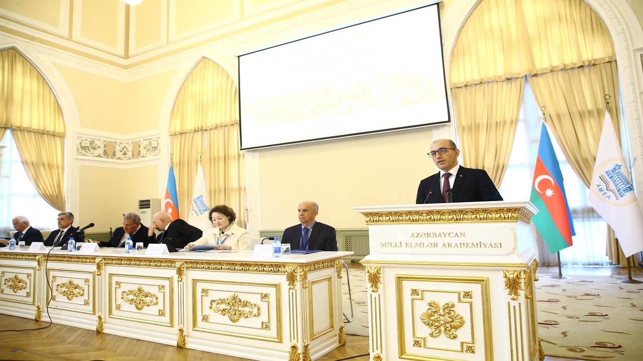 baku-de-14-uluslararasi-altay-topluluklari-sempozyumu-basladi