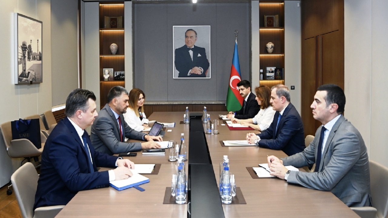 azerbaycan-ile-traceca-arasinda-stratejik-ulasim-is-birligi-masaya-yatirildi