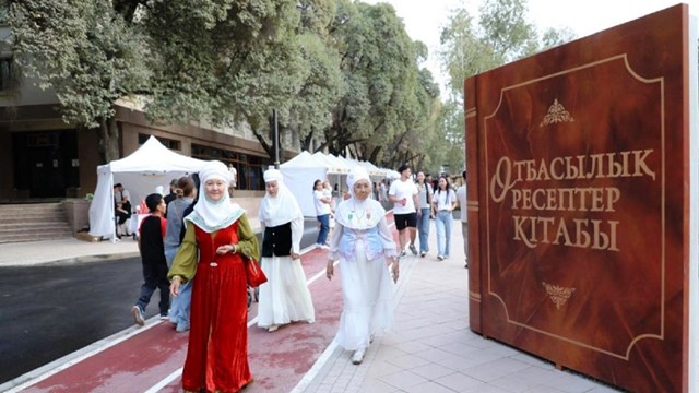 kazakistan-da-almati-sehir-gunu-kutlamalari-sona-erdi