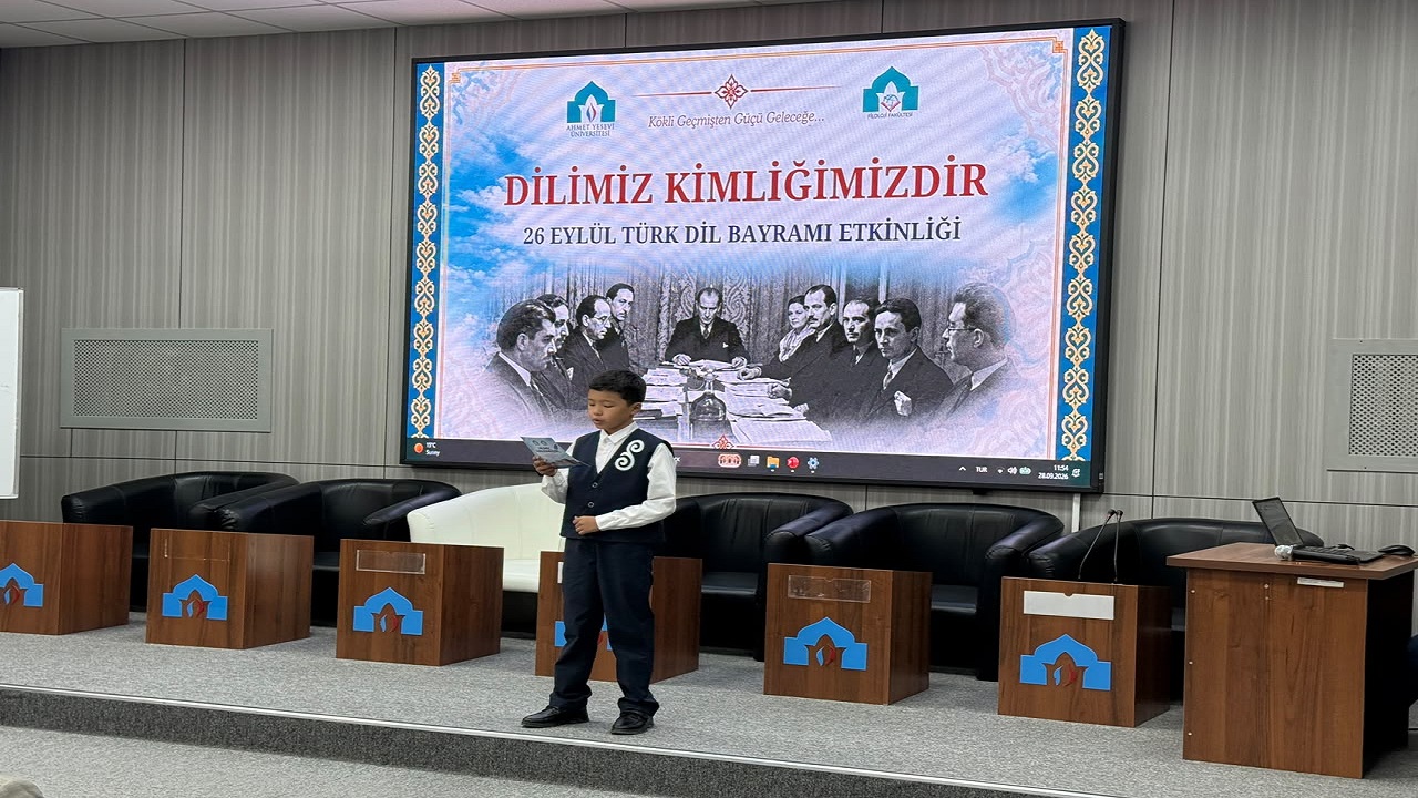turk-dil-bayrami-turkistan-da-kutlandi