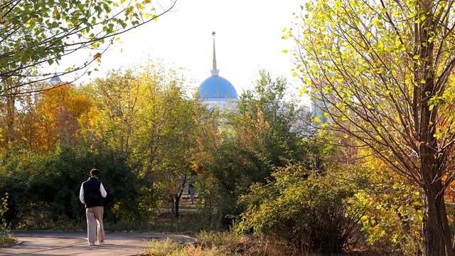 astana-sonbahar-renklerine-burundu