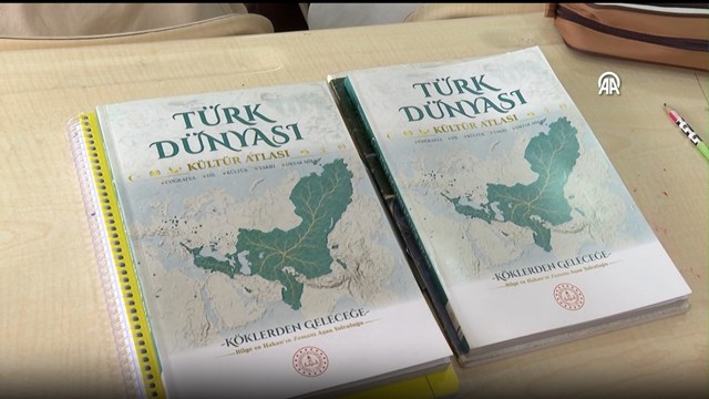 turk-dunyasini-konu-alan-iki-eser-azerbaycan-turkcesiyle-ogrencilerle-bulustu