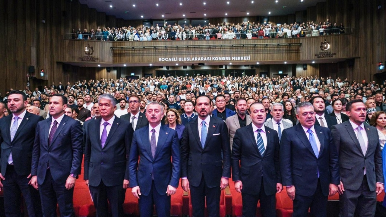 turk-dunyasi-gencligi-kocaeli-de-bir-araya-geldi-ortak-miras-tek-yurek