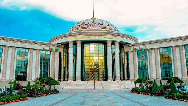 turkmenistandan-egitimde-uluslararasi-atilim